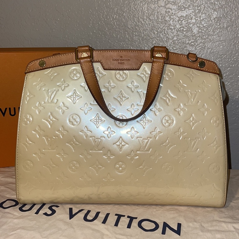 Authentic Louis Vuitton Vernis brea GM cream marshmallow tote everyday bag - Picture 15 of 15
